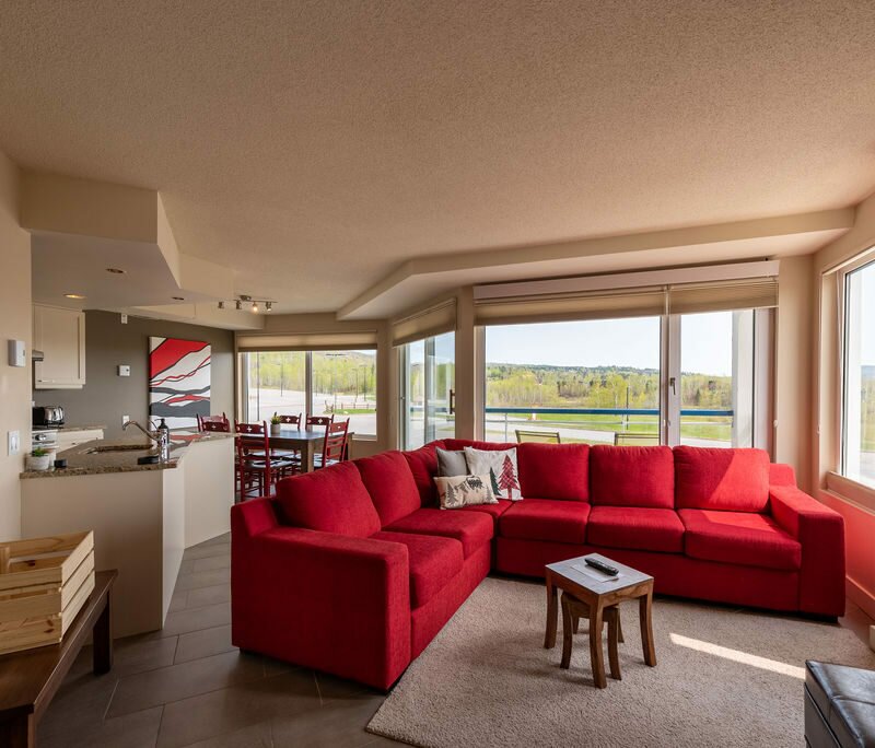 6206 vue et divan rouge